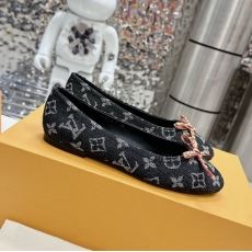 Louis Vuitton Flat Shoes